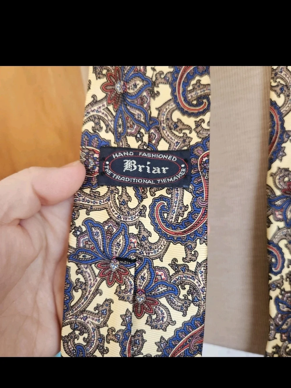 Vintage Briar Paisley Silk Tie Benoit's Waterford Conn Hand Fashioned Preppy Ivy
